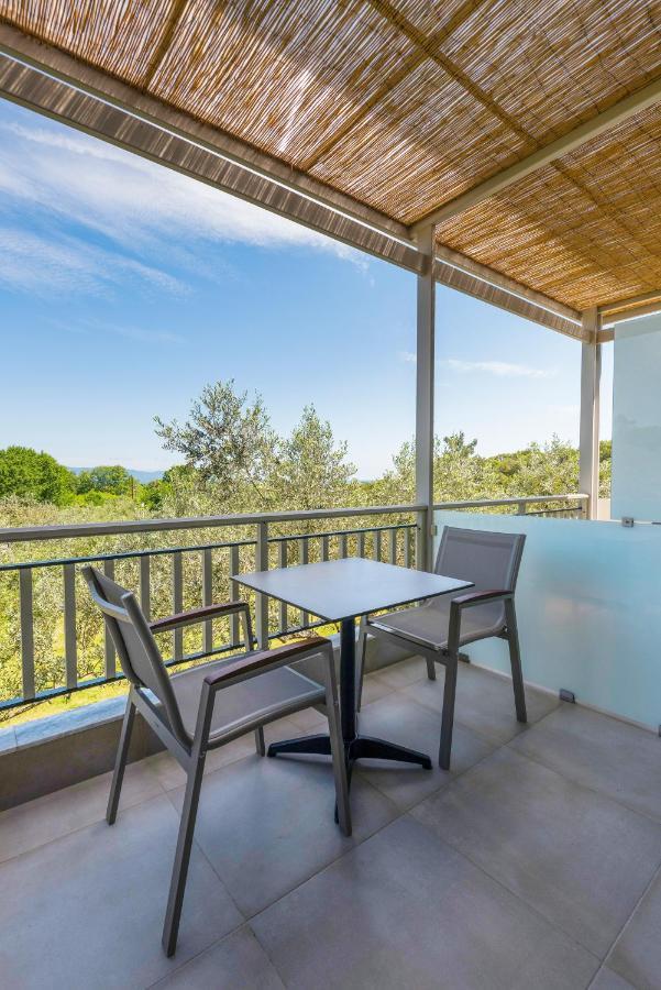 Dionysus Apartments & Suites Ierissós Eksteriør bilde