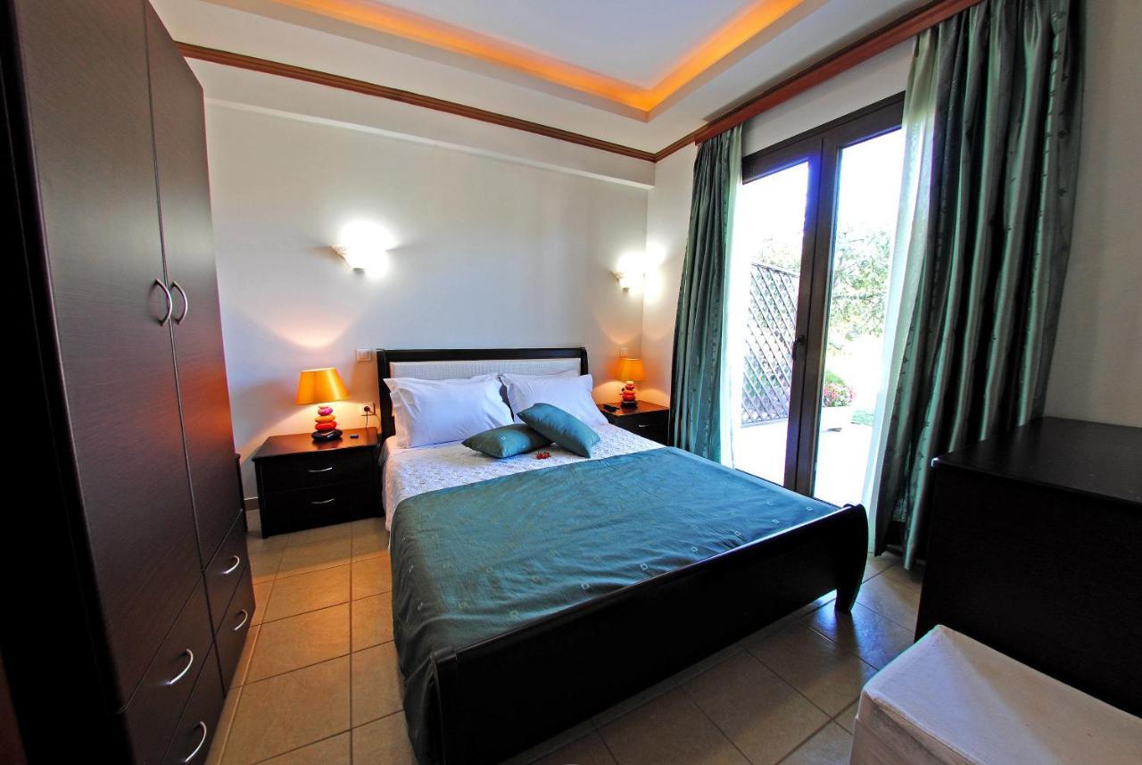 Dionysus Apartments & Suites Ierissós Rom bilde