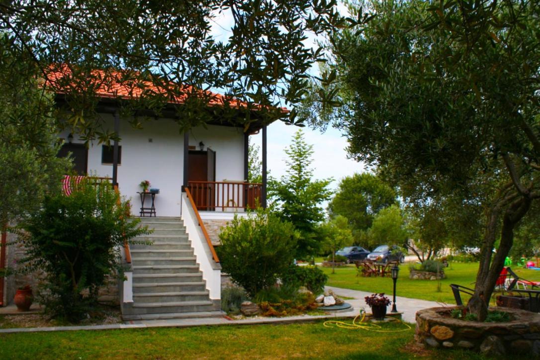 Dionysus Apartments & Suites Ierissós Eksteriør bilde