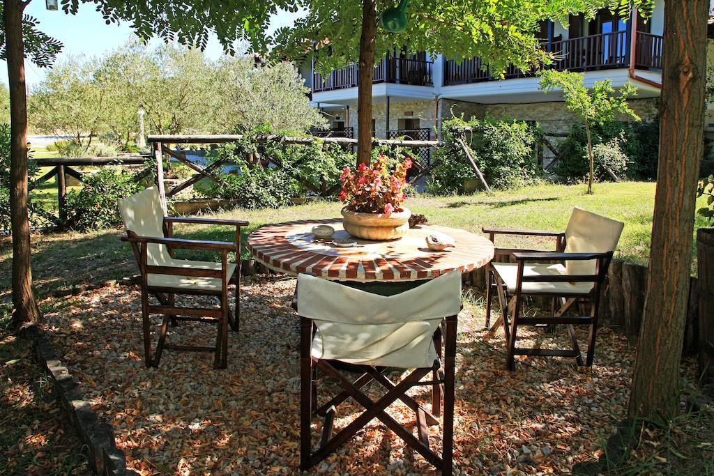 Dionysus Apartments & Suites Ierissós Eksteriør bilde