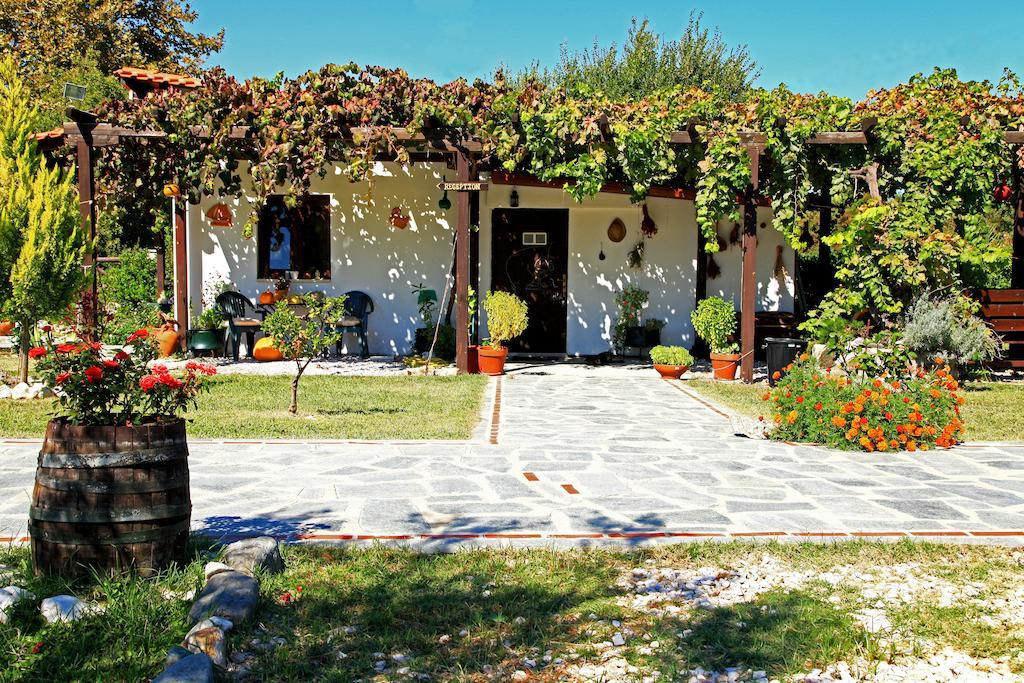 Dionysus Apartments & Suites Ierissós Eksteriør bilde